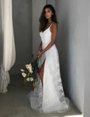 Beach V-Neck Sparkly Lace Wedding Dresses With Split Front