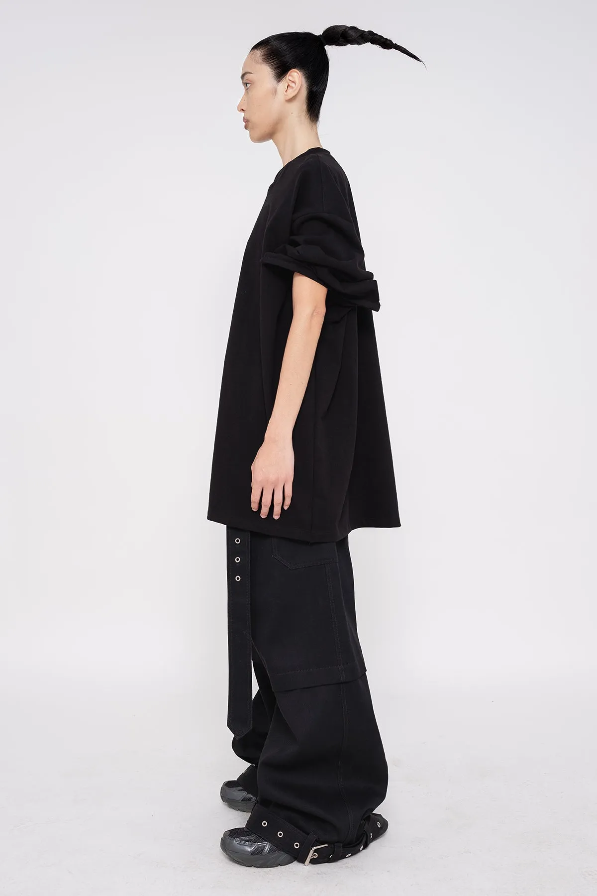 BLACK POINTY SLEEVE TEE