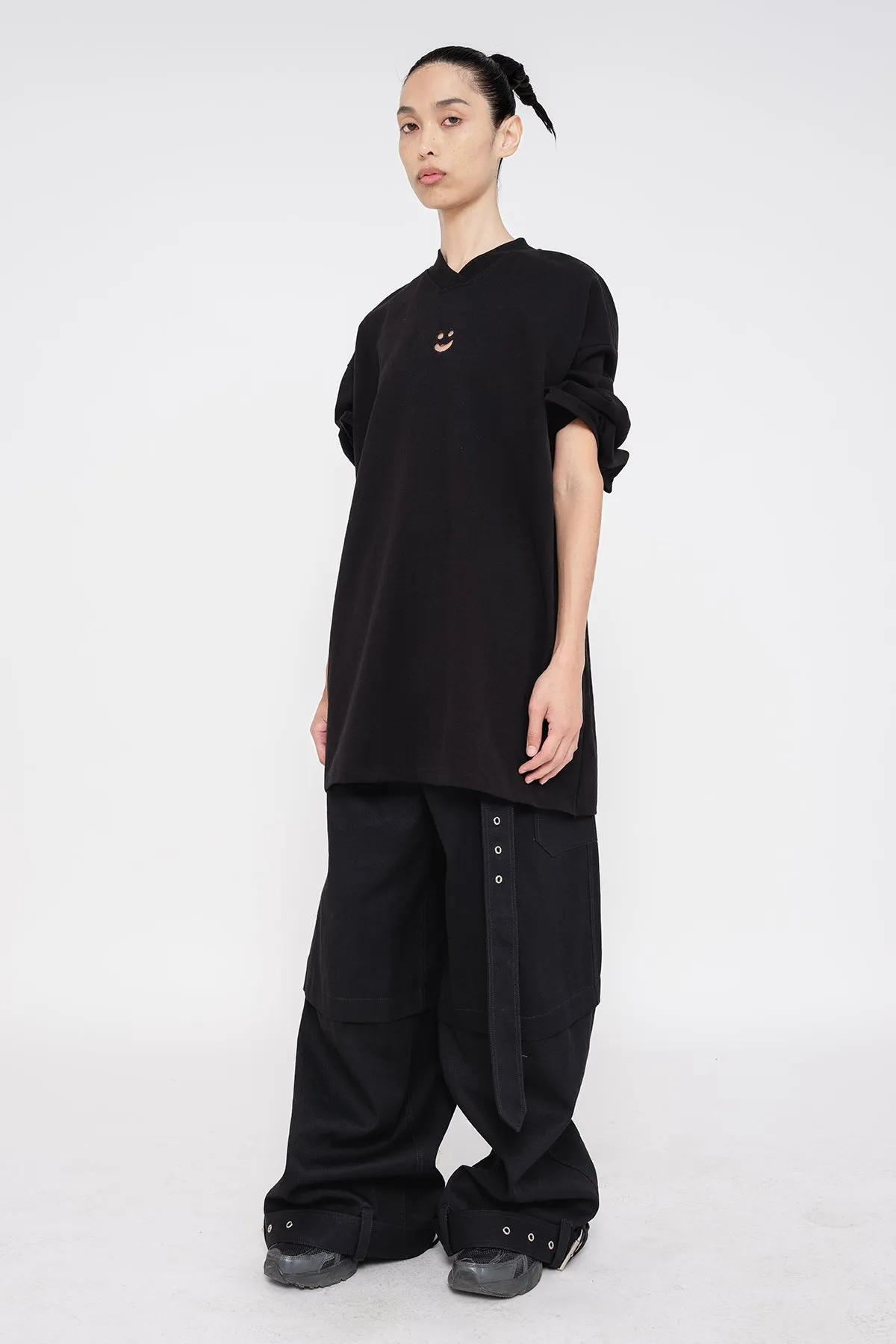 BLACK POINTY SLEEVE TEE