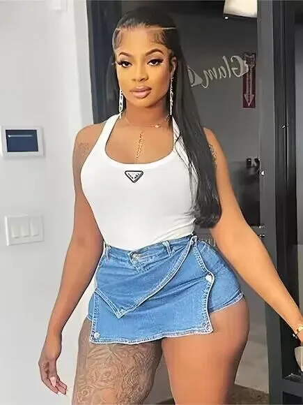 Chic Solid Color Buttoned Elastic Denim Short Skirt for Trendy, Sexy Style