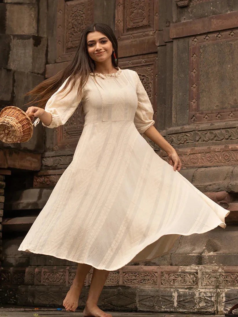 Chui Moi Dress