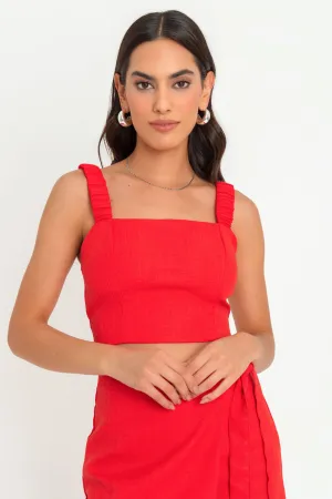 Crop top ajustado con tirantes plisados