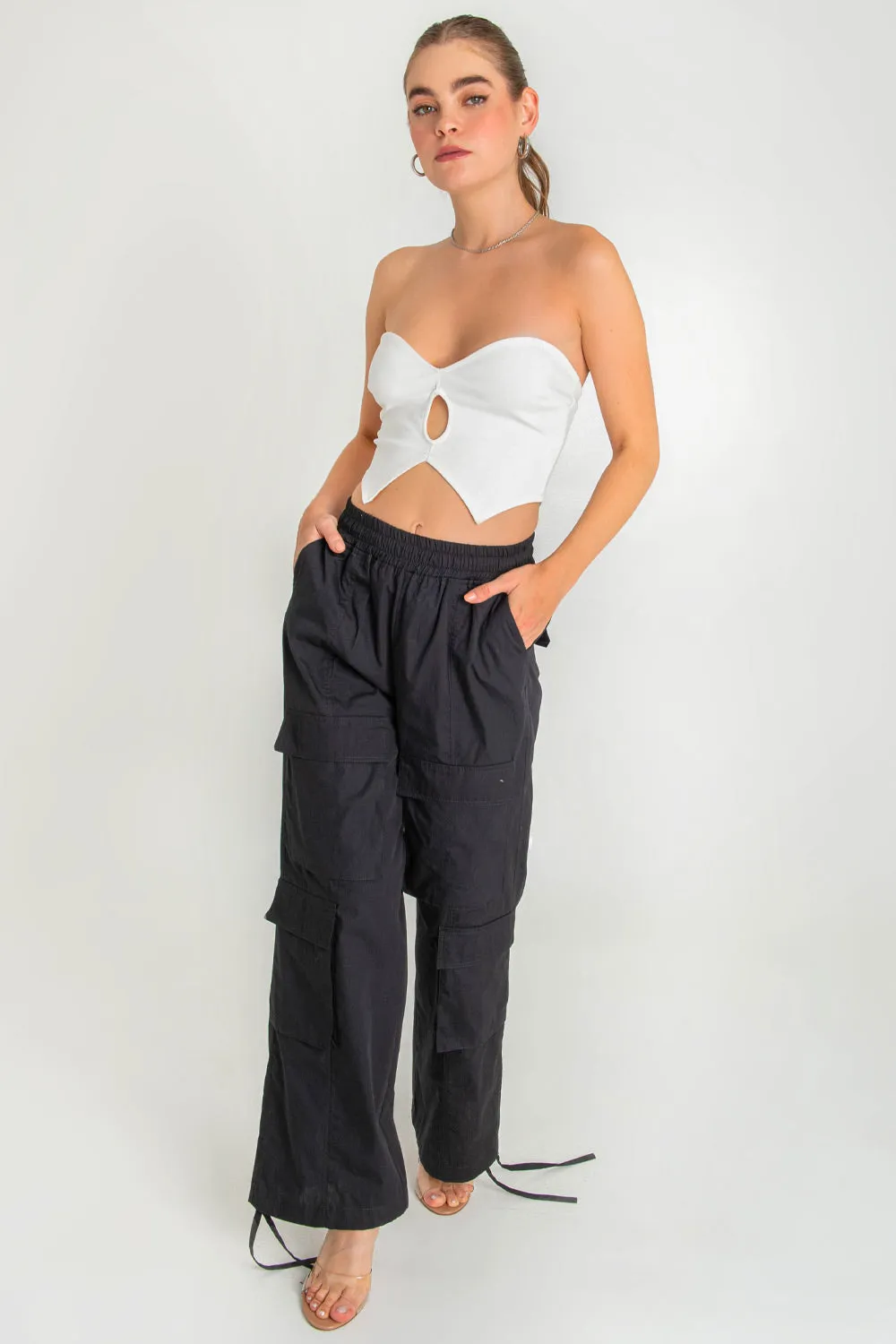Crop top tubo de escote corazón con cut out