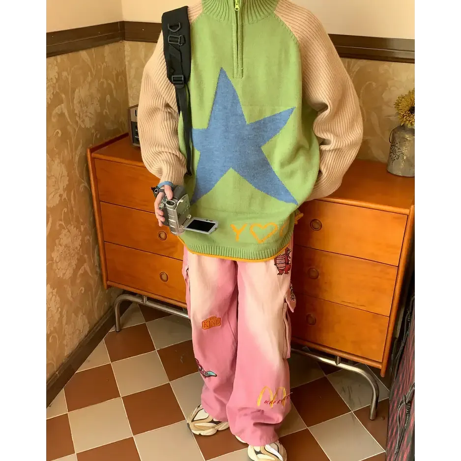 Cute Oversized Star Print Jacket with Zip-Up Closure