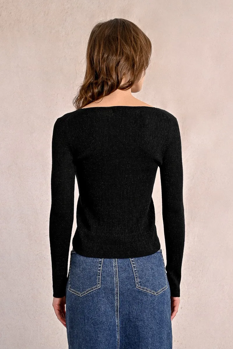 FITTED KNIT SWEATER WITH WIDE COLLAR