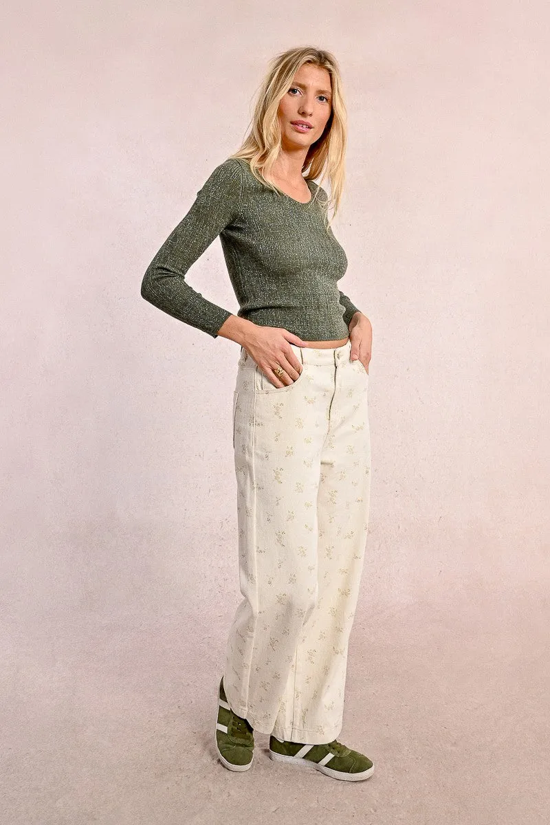FITTED KNIT SWEATER WITH WIDE COLLAR