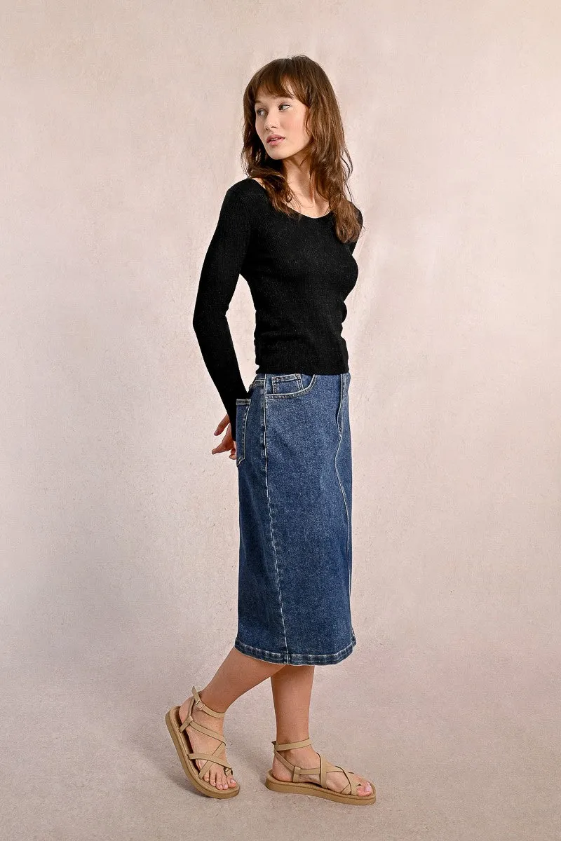FITTED KNIT SWEATER WITH WIDE COLLAR