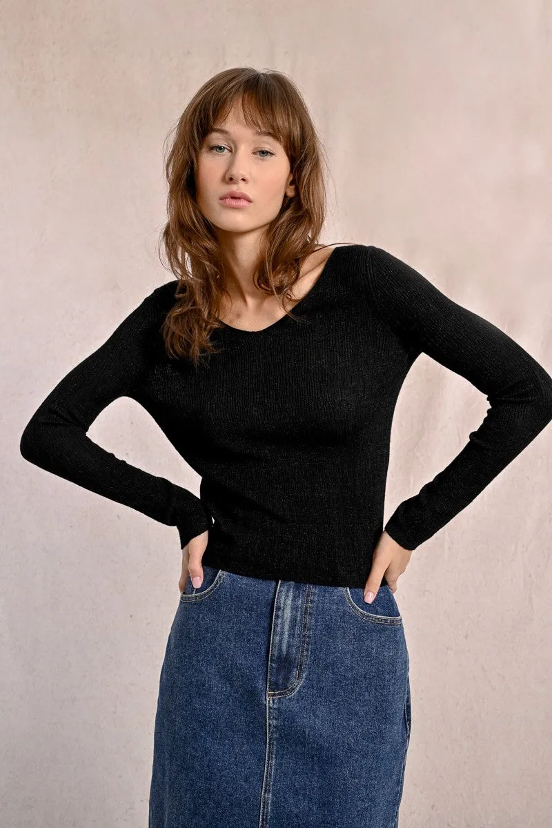 FITTED KNIT SWEATER WITH WIDE COLLAR