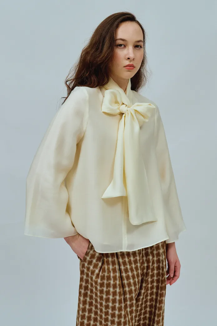Gallery Bow Blouse in Ivory