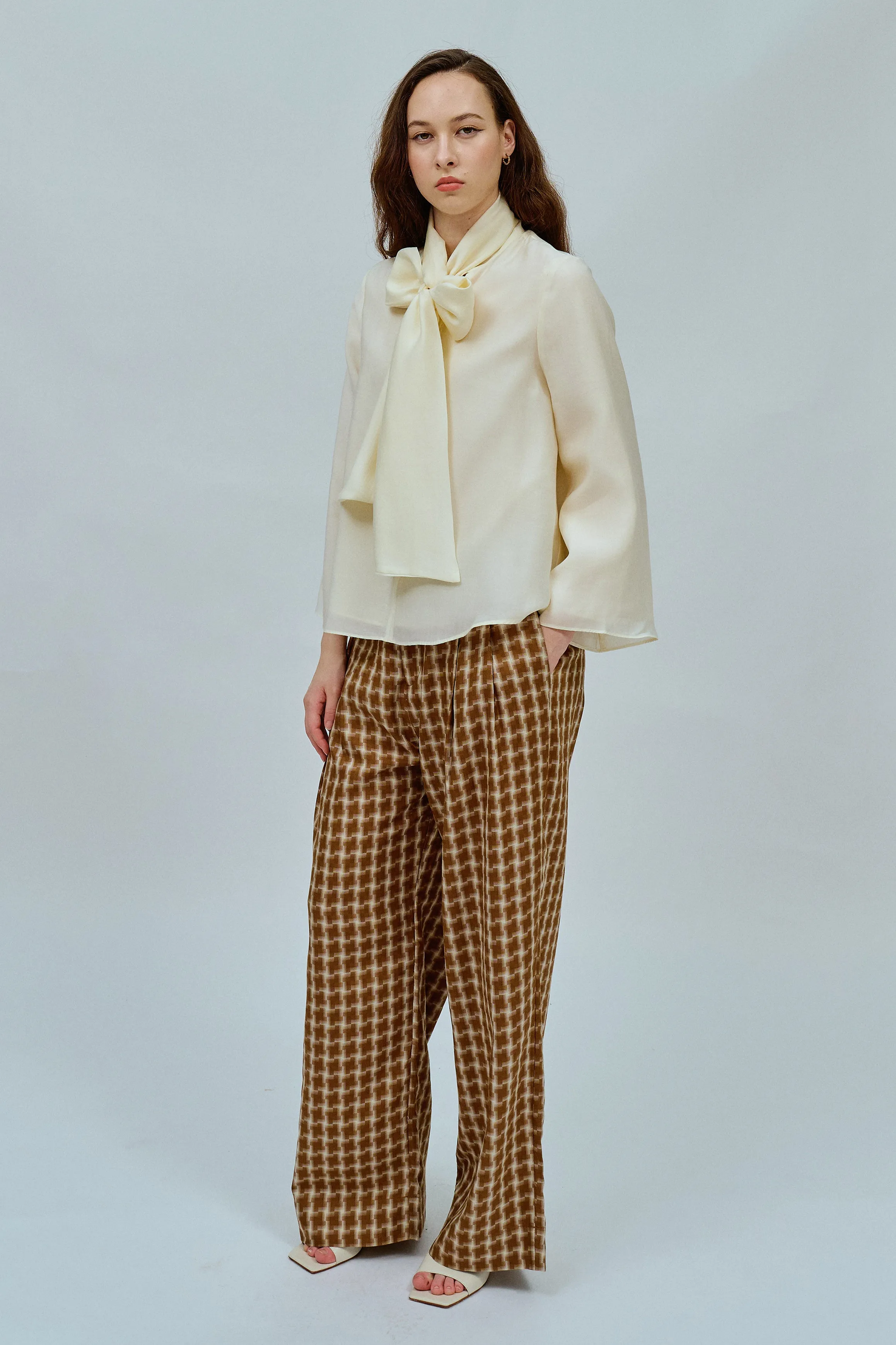 Gallery Bow Blouse in Ivory