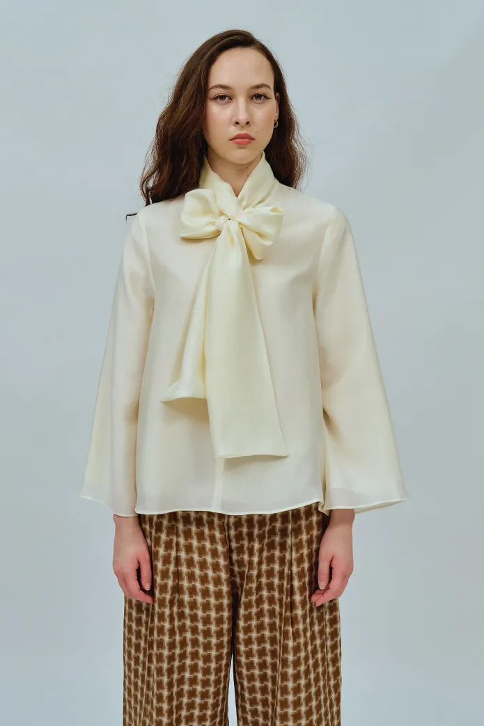 Gallery Bow Blouse in Ivory