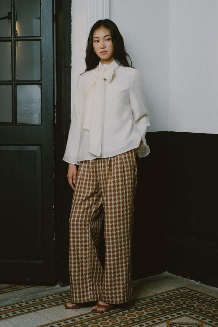 Gallery Bow Blouse in Ivory
