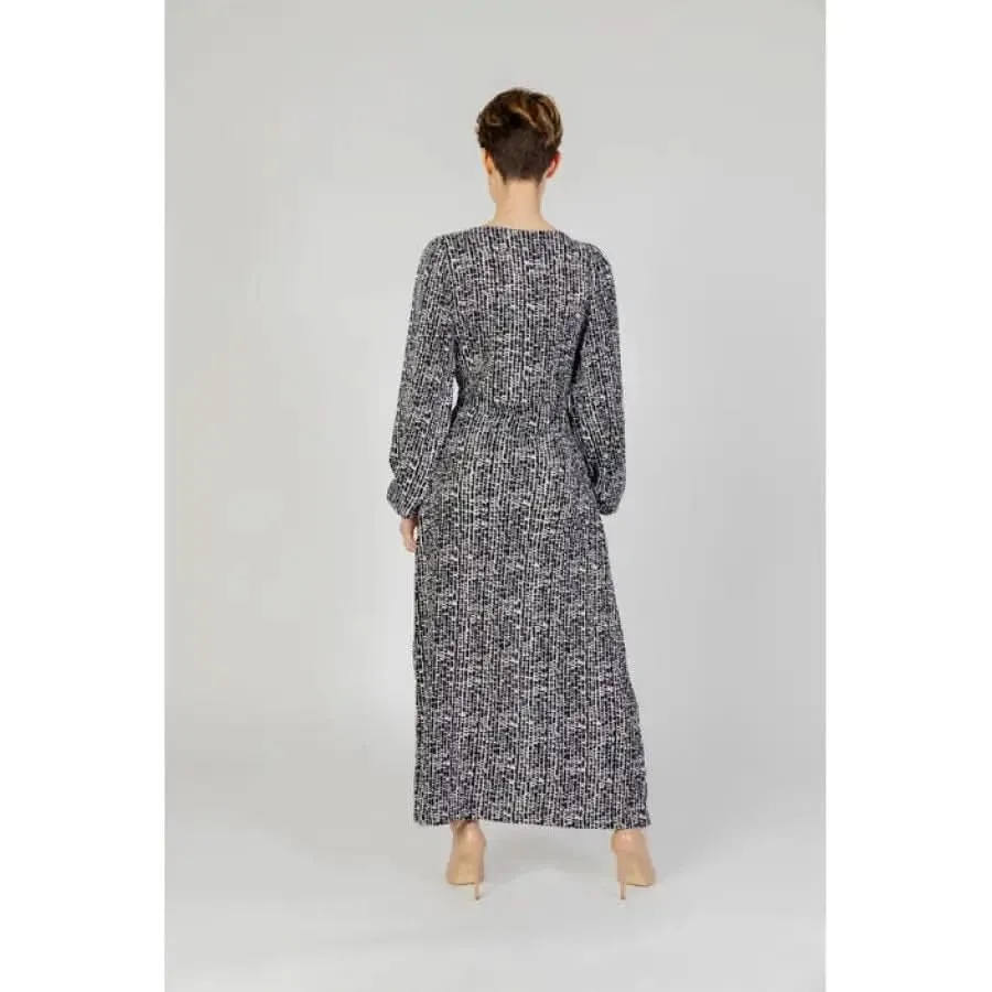 Jacqueline De Yong Geometric V-Neck Long Dress in White