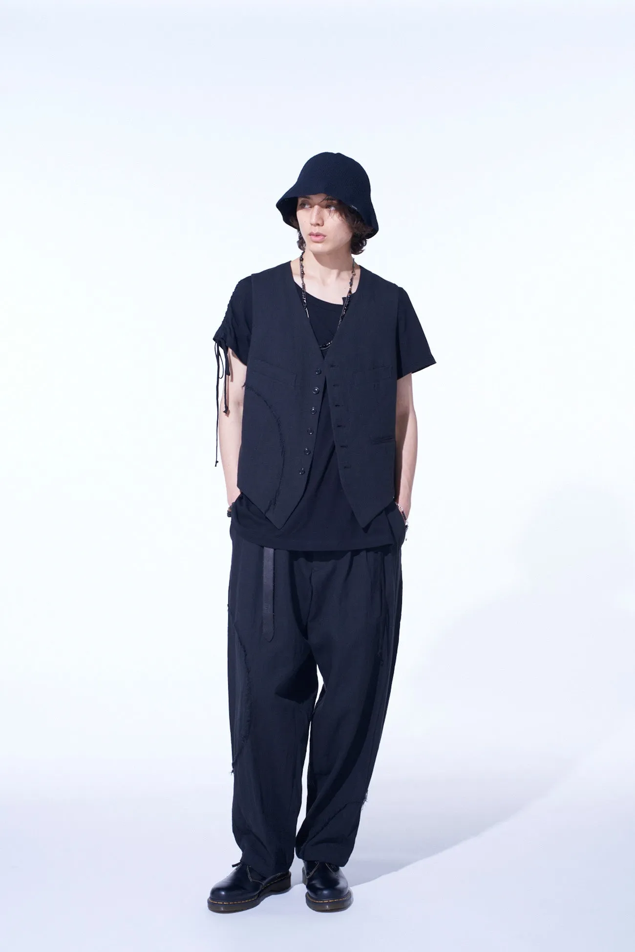 LINEN/COTTON HERRINGBONE ZIGZAG CUT-OUT VEST