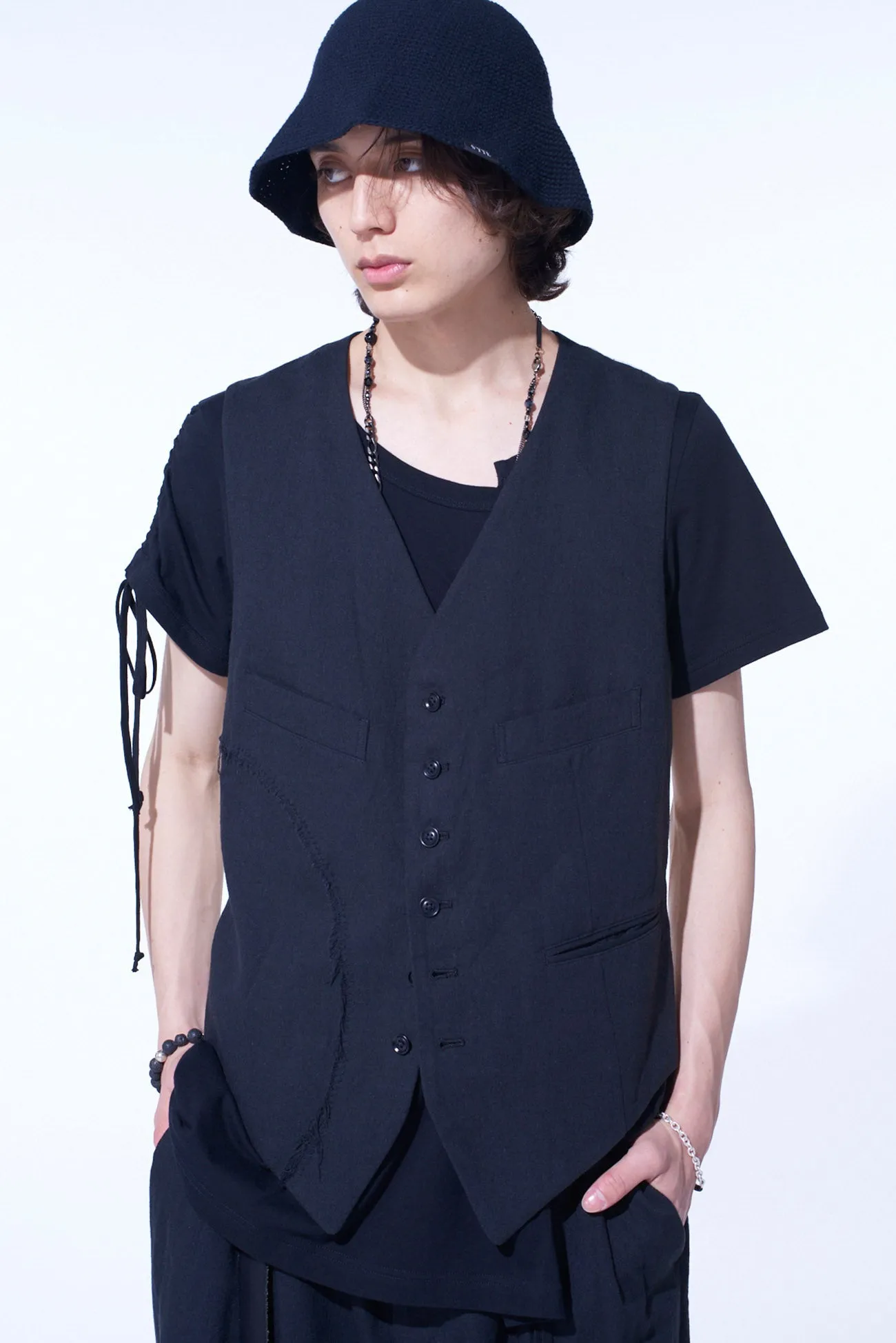LINEN/COTTON HERRINGBONE ZIGZAG CUT-OUT VEST