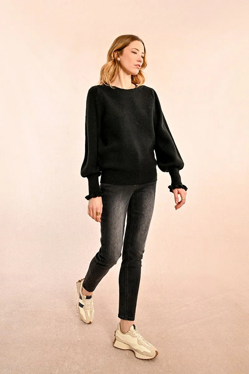 OVERSIZED SWEATER WITH RUFFLED CUFFS
