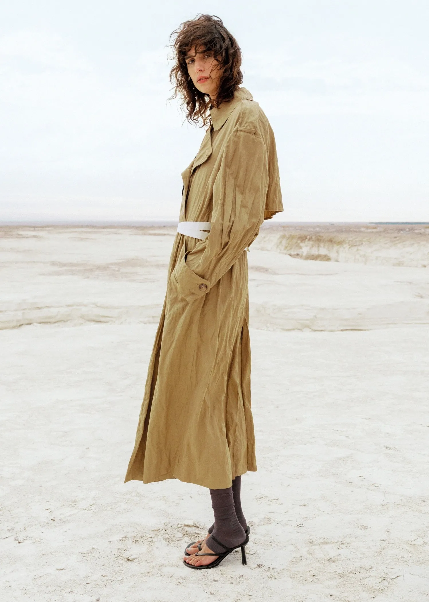 Oversized wrinkled effect trench coat