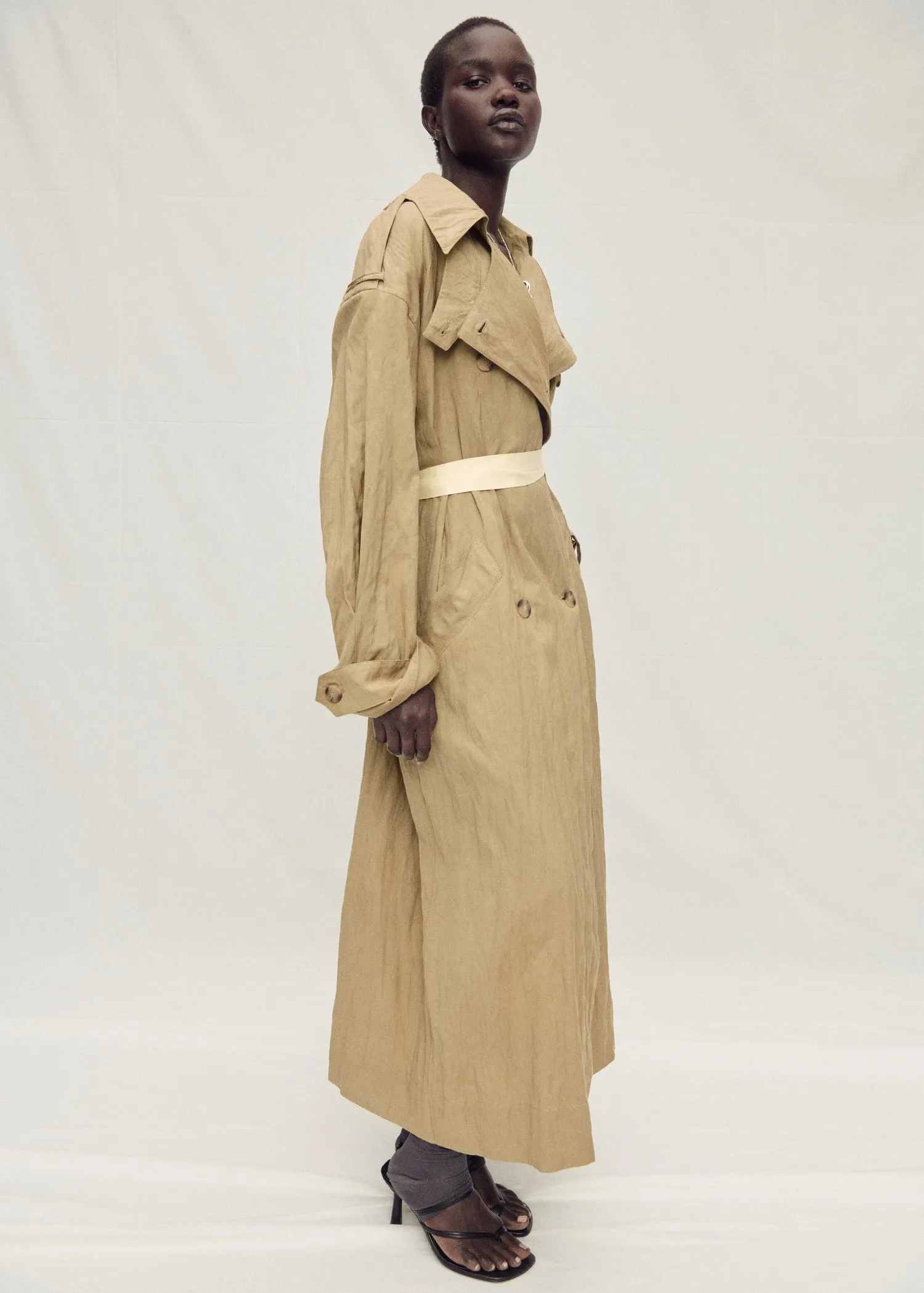 Oversized wrinkled effect trench coat