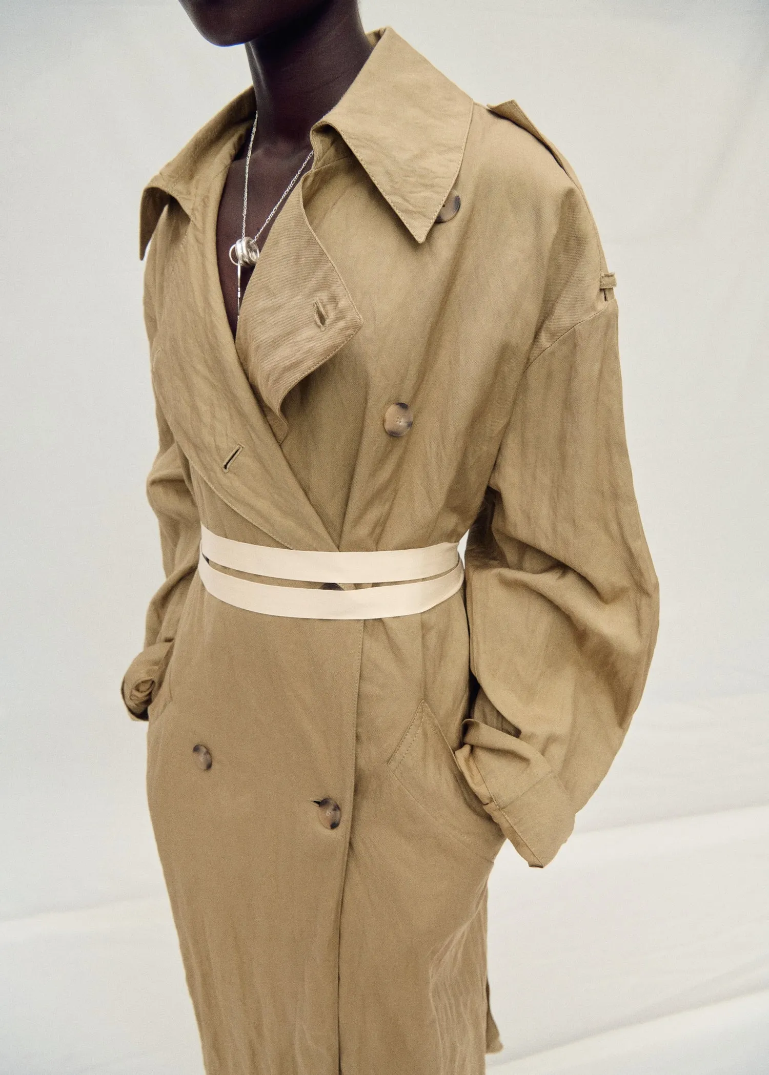 Oversized wrinkled effect trench coat