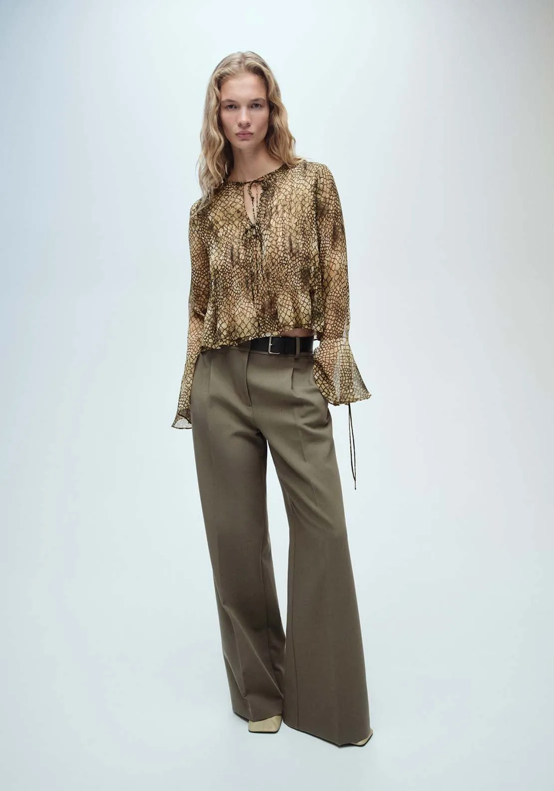 Puffed-sleeve printed shirt - Brown