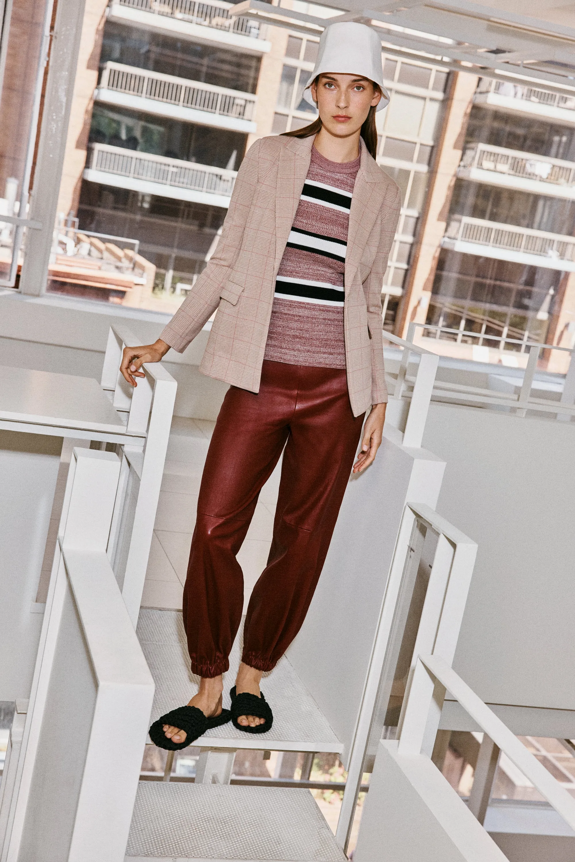 STRIPED CROPPED SLEEVE SWEATER