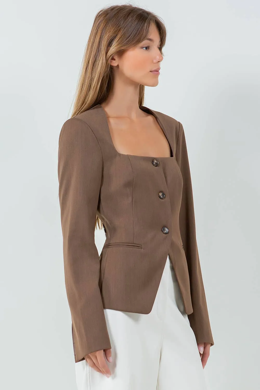 STRUCTURED WOVEN BUTTON DOWN TOP - BROWN