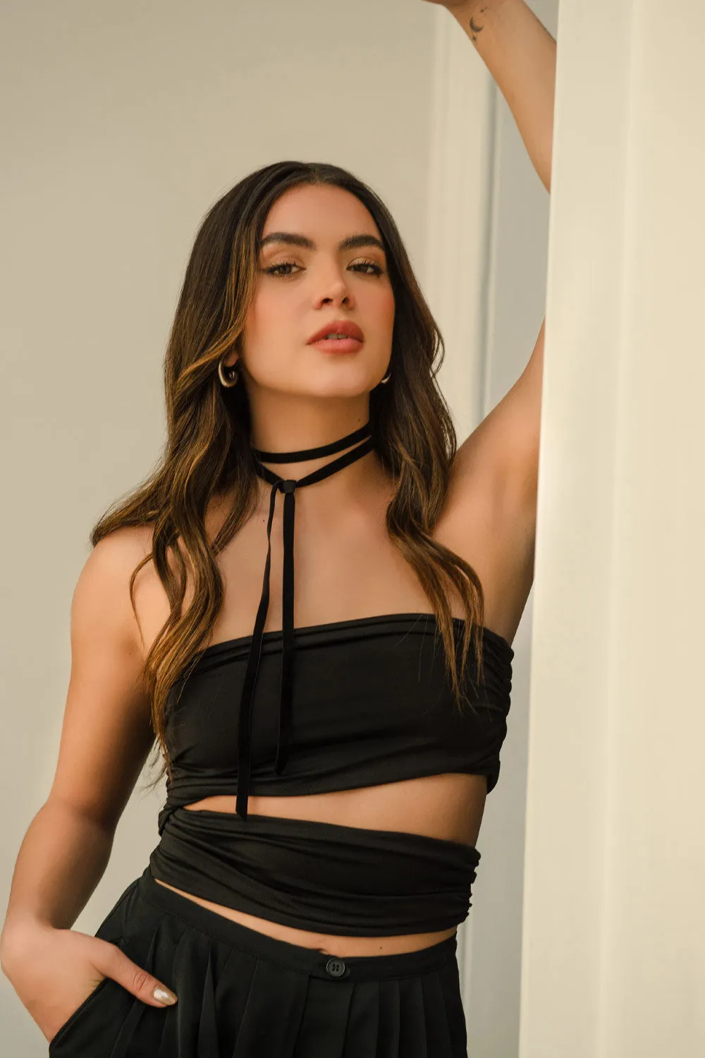 Top tubo plisados con cut out lateral