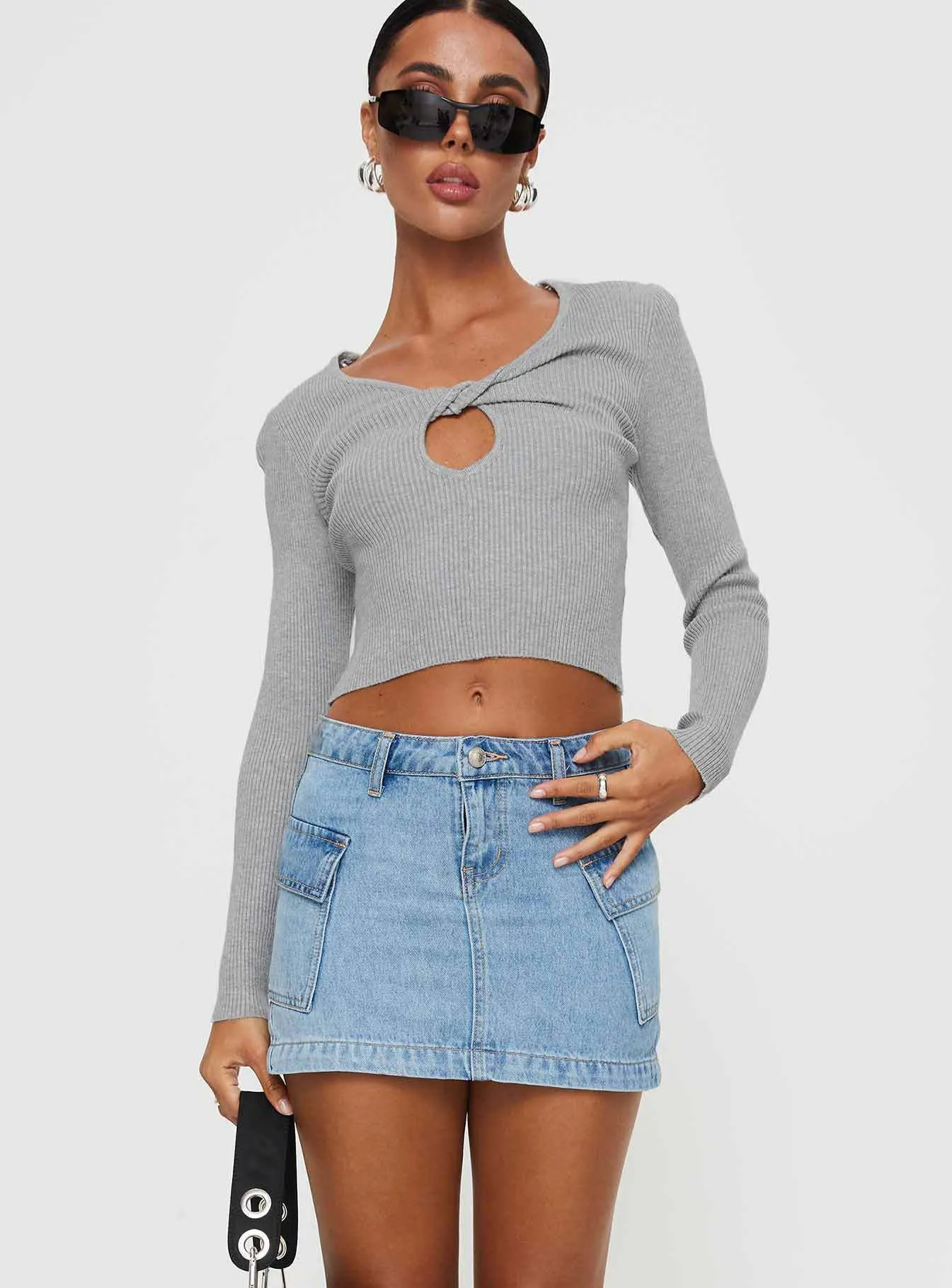 Trendy High-Waisted Mini Skirt with Functional Pocket Detailing