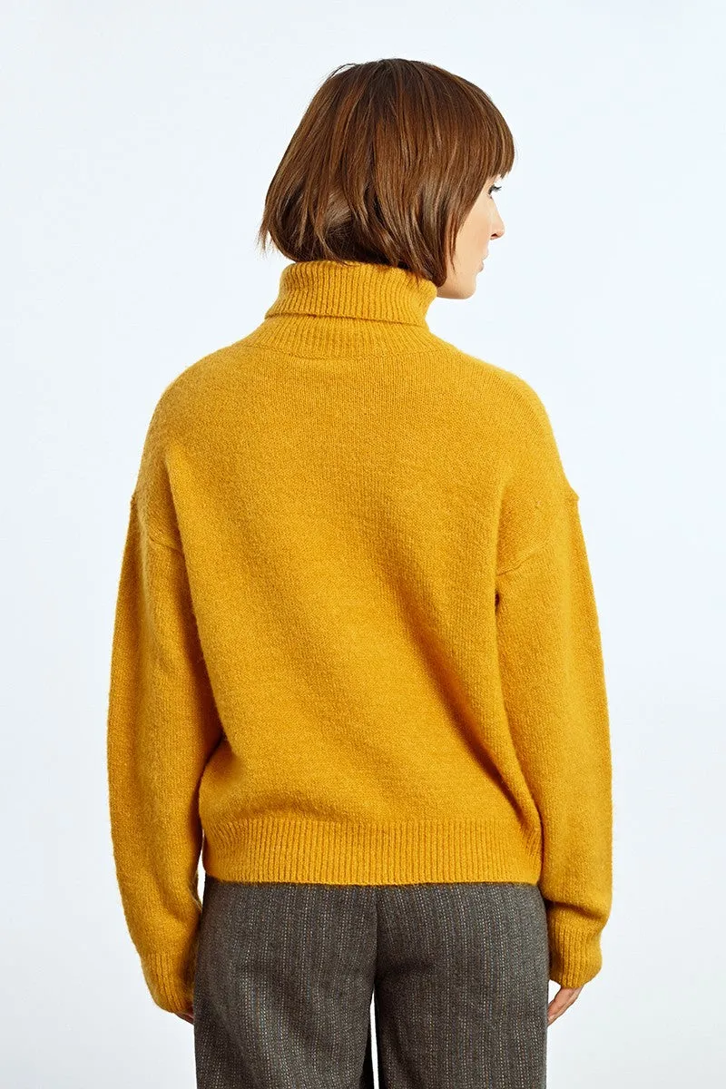 TURTLENECK SWEATER