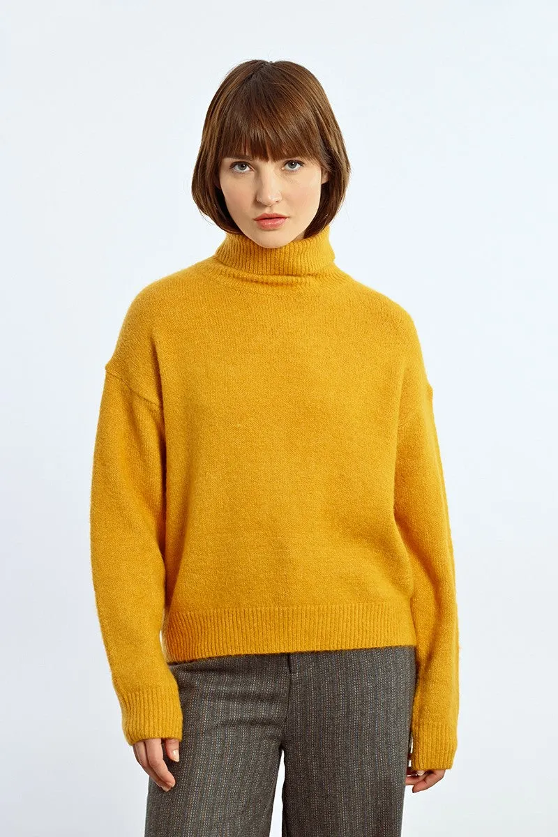 TURTLENECK SWEATER
